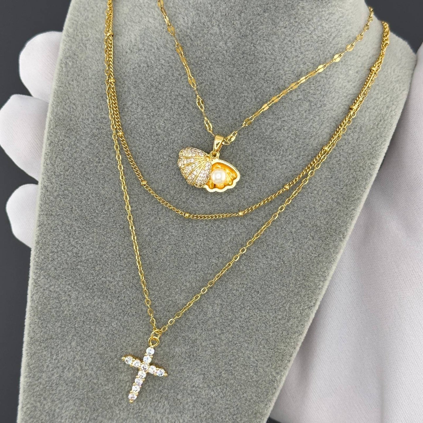 Seashell Necklace, 18K Gold Plated Steel - FTM JEWELRY